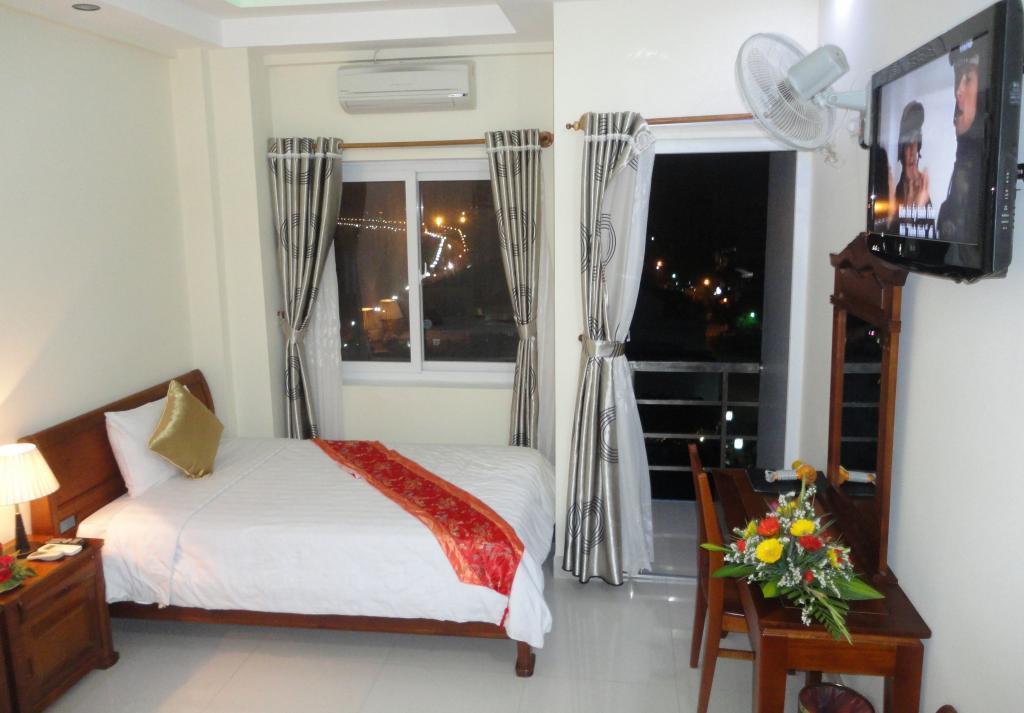 Hoang Yen Canary Hotel Quy Nhon Exteriör bild